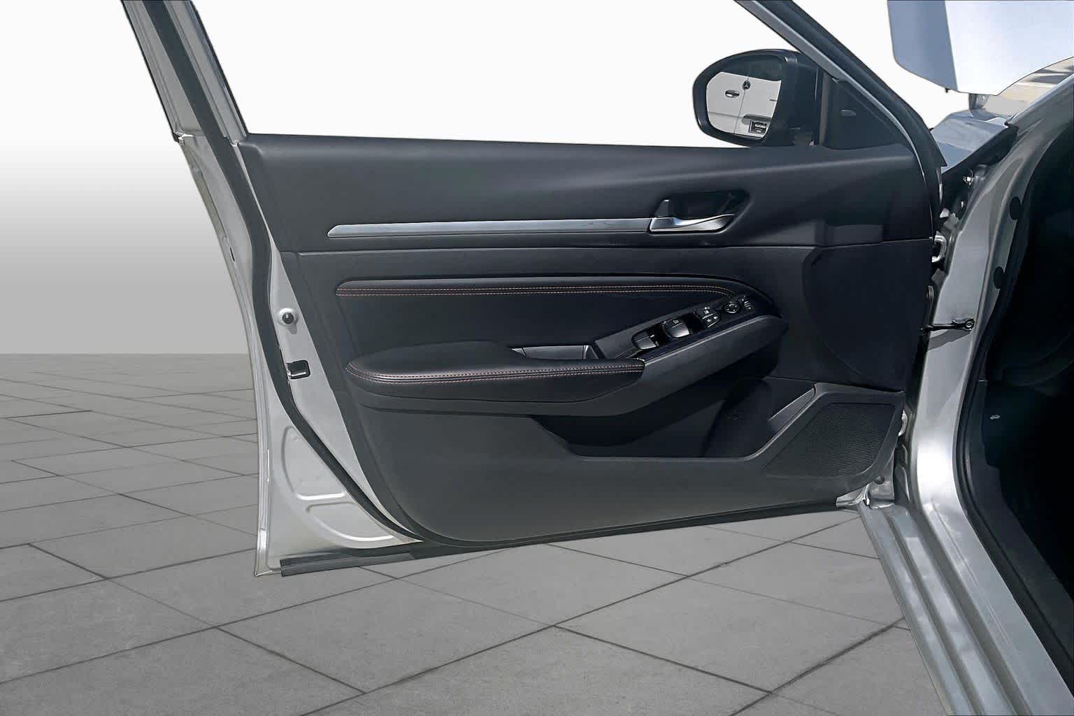 2023 Nissan Altima 2.5 SR Brilliant Silver Metallic at Davis Chevrolet