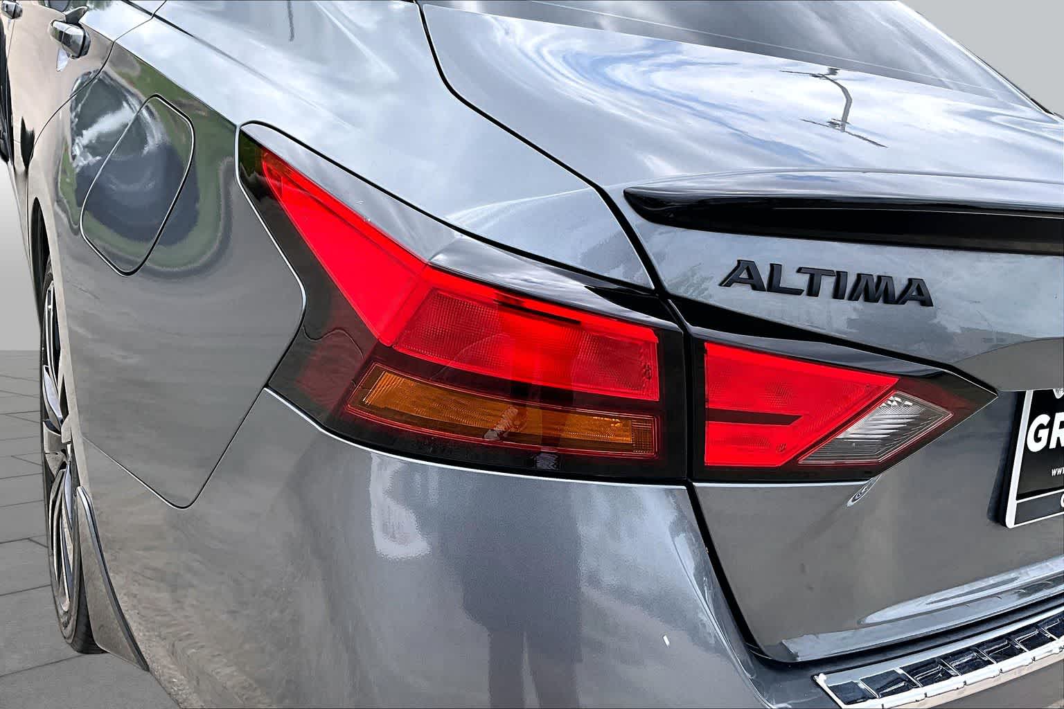 2022 Nissan Altima 2.5 SR Gun Metallic at Sterling McCall Nissan