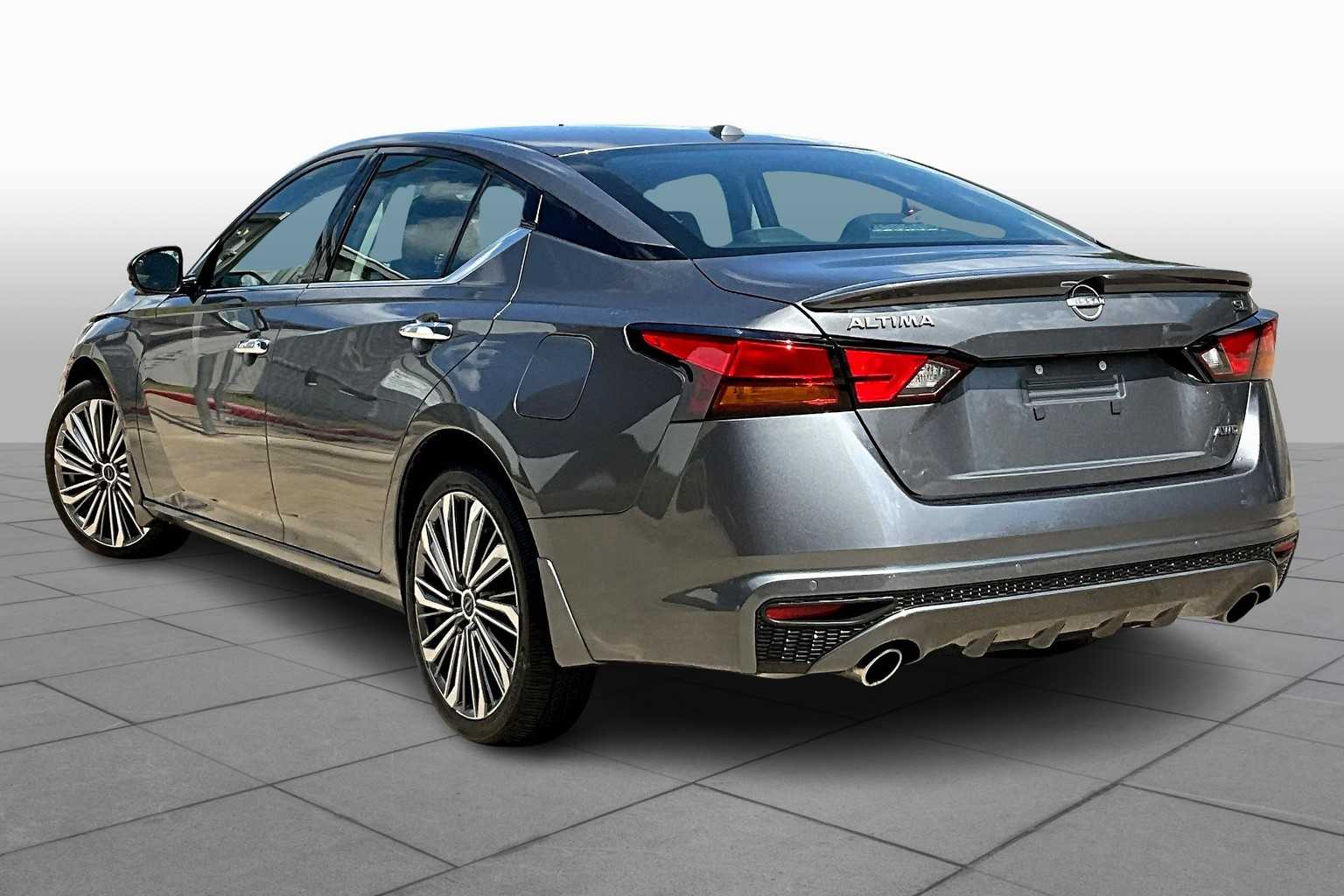 2025 Nissan Altima SL Gun Metallic at Sterling McCall Nissan