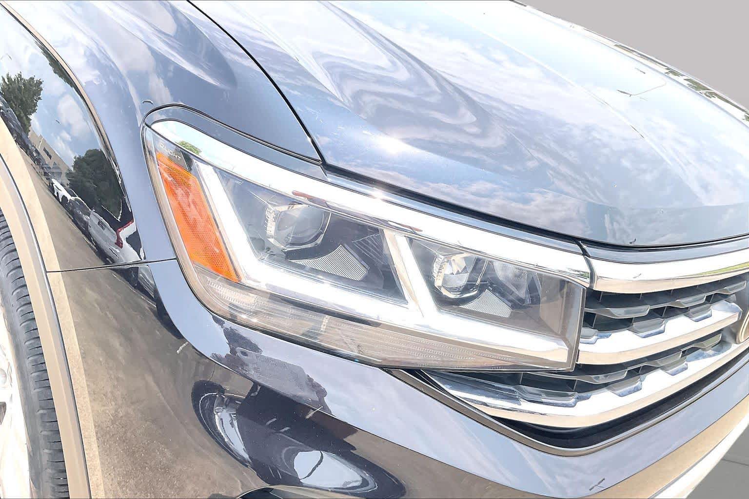 2021 Volkswagen Atlas Cross Sport 3.6L V6 SEL Deep Black Pearl at AutoNation USA Katy