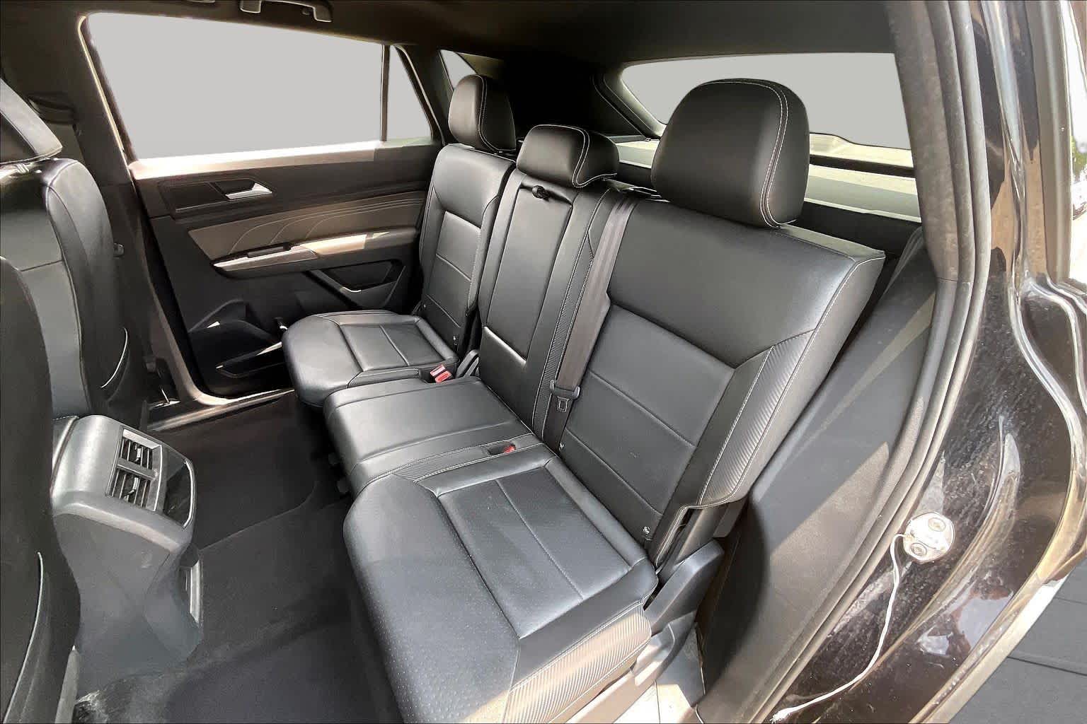 2021 Volkswagen Atlas Cross Sport 3.6L V6 SEL Deep Black Pearl at AutoNation USA Katy