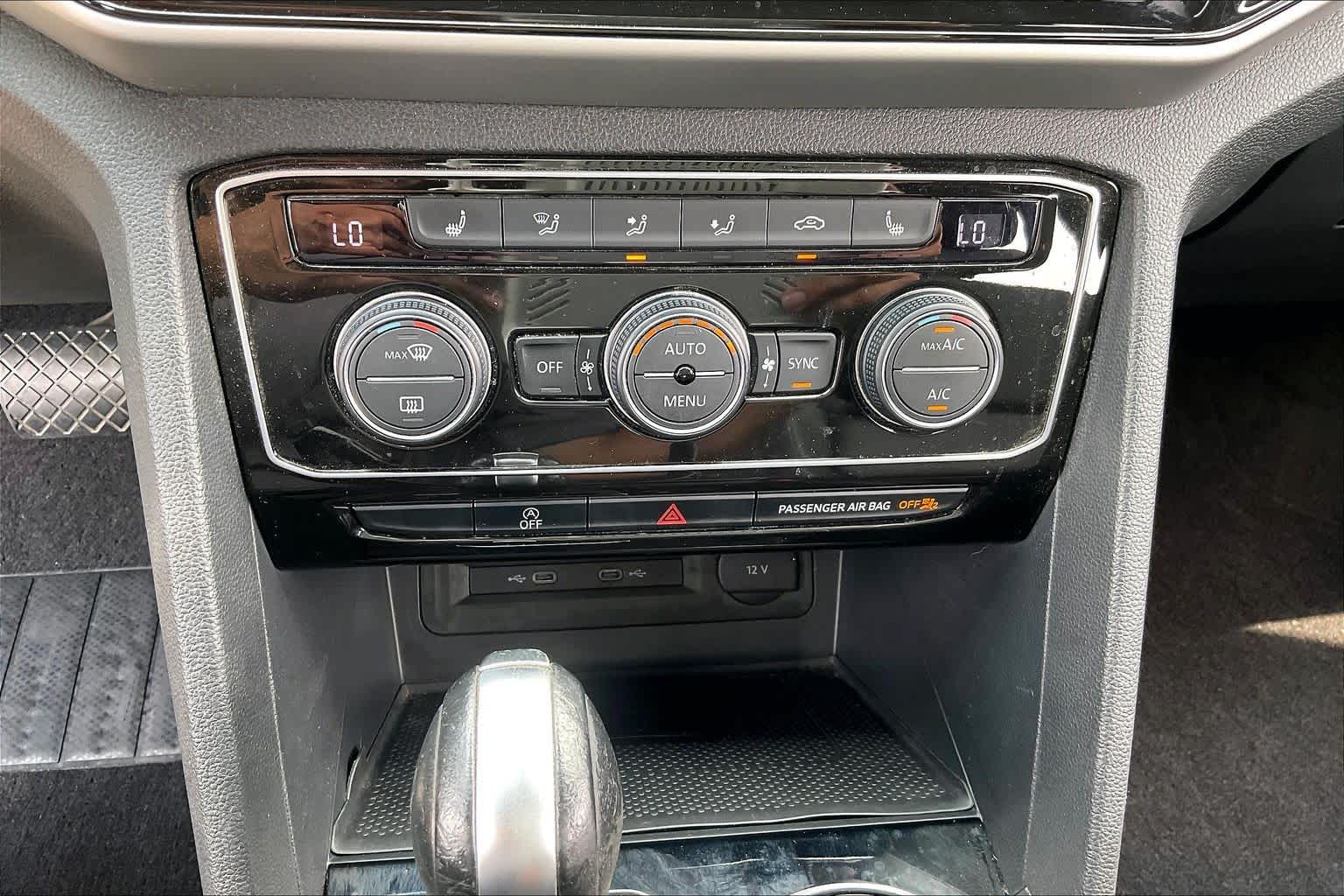2021 Volkswagen Atlas Cross Sport 3.6L V6 SEL Deep Black Pearl at AutoNation USA Katy