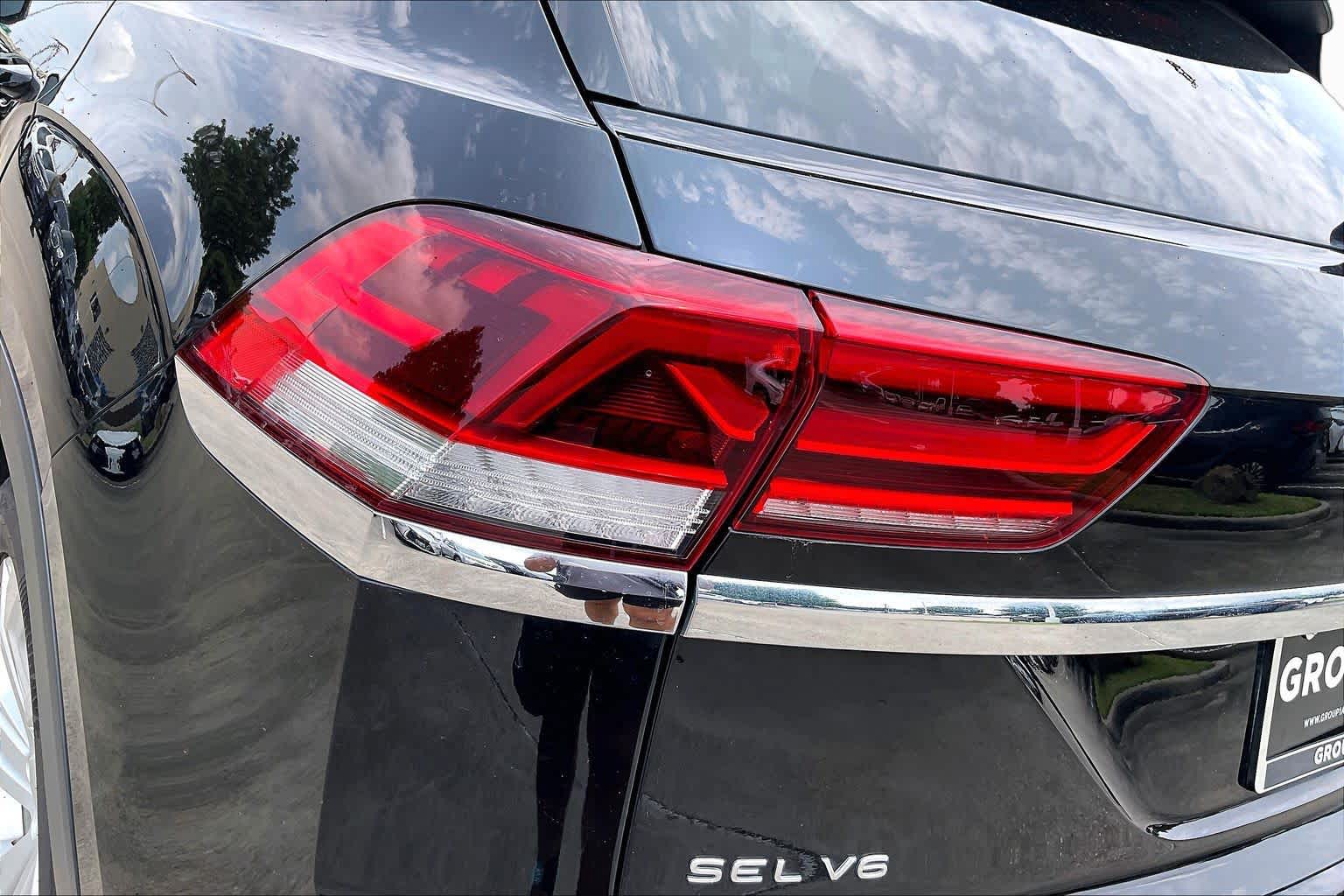 2021 Volkswagen Atlas Cross Sport 3.6L V6 SEL Deep Black Pearl at AutoNation USA Katy
