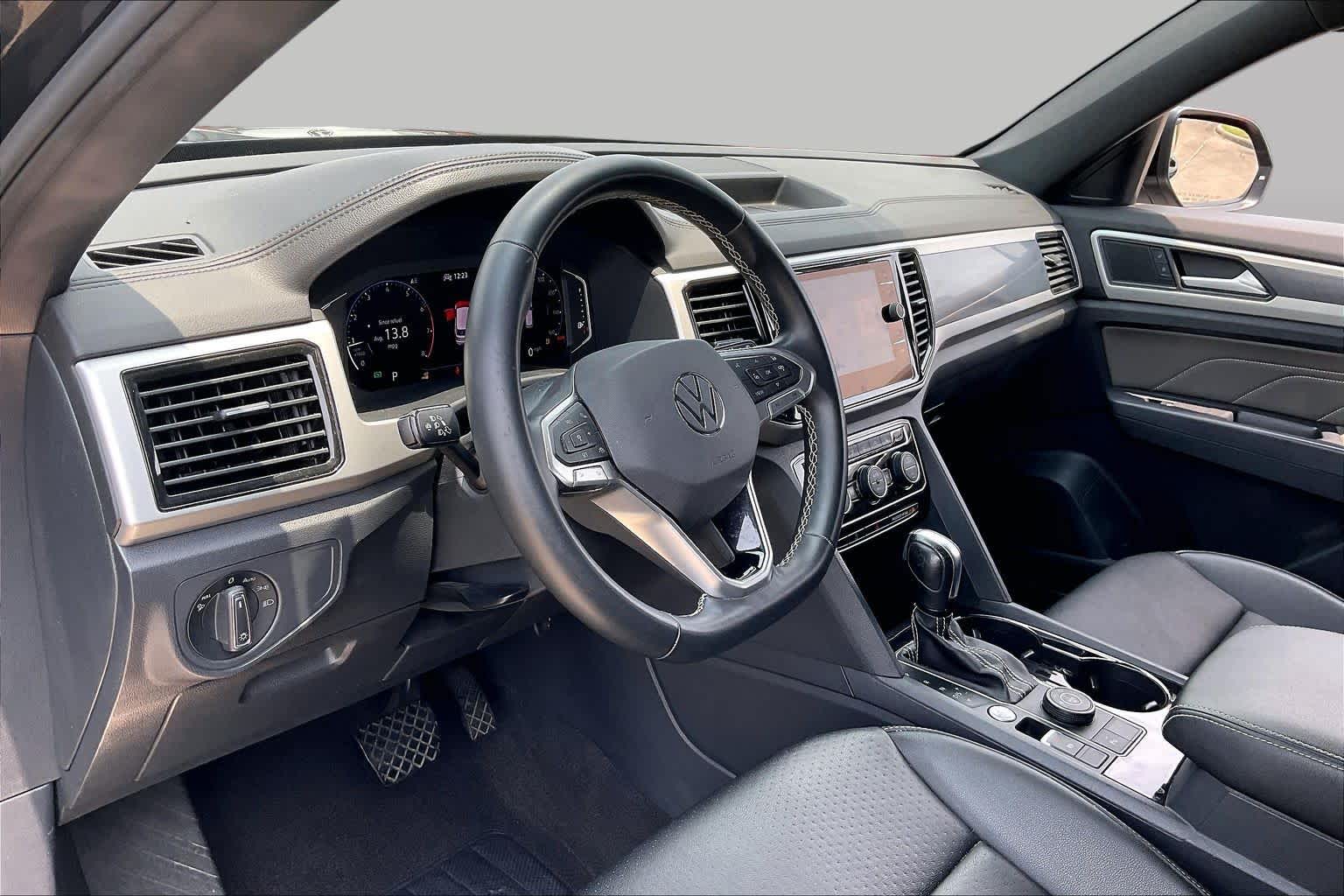 2021 Volkswagen Atlas Cross Sport 3.6L V6 SEL Deep Black Pearl at AutoNation USA Katy