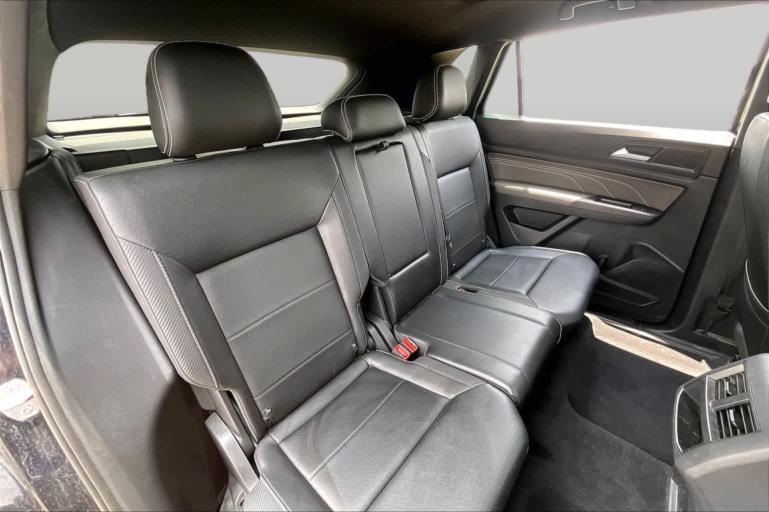 2021 Volkswagen Atlas Cross Sport 3.6L V6 SEL Deep Black Pearl at AutoNation USA Katy