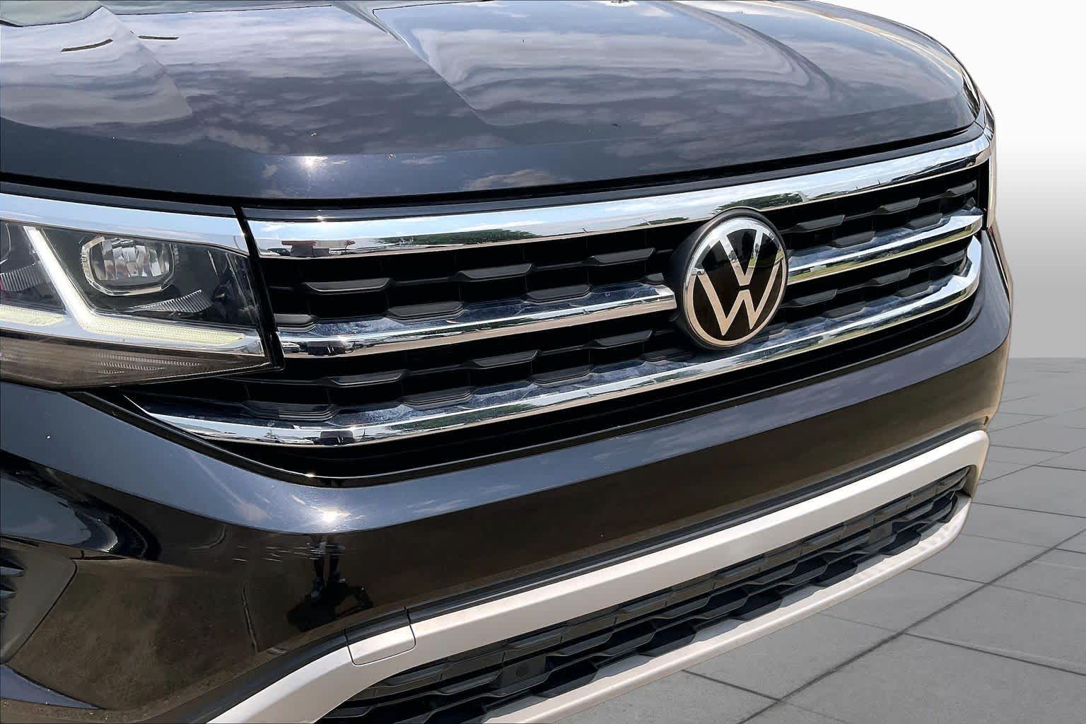 2021 Volkswagen Atlas Cross Sport 3.6L V6 SEL Deep Black Pearl at AutoNation USA Katy