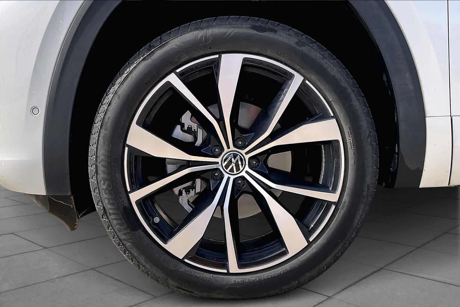 2024 Volkswagen Atlas Cross Sport 2.0T SEL Premium R-Line Opal White Pearl at Texan GMC Buick