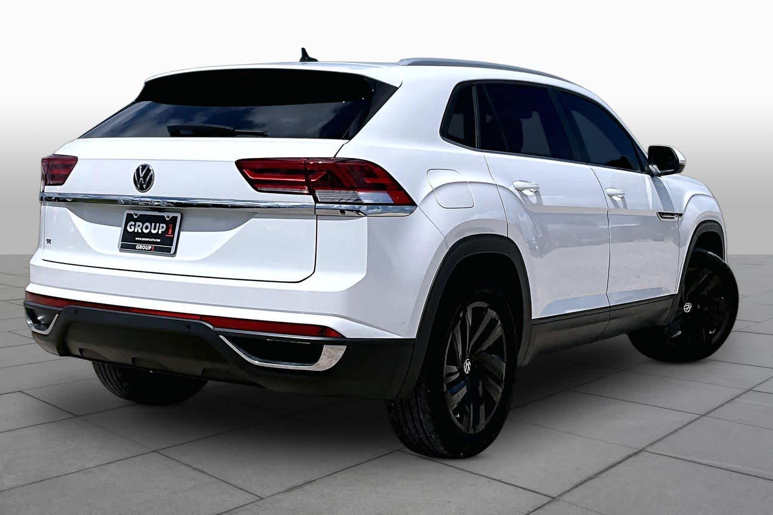 2022 Volkswagen Atlas Cross Sport 2.0T SE w/Technology Pure White at AutoNation USA Houston