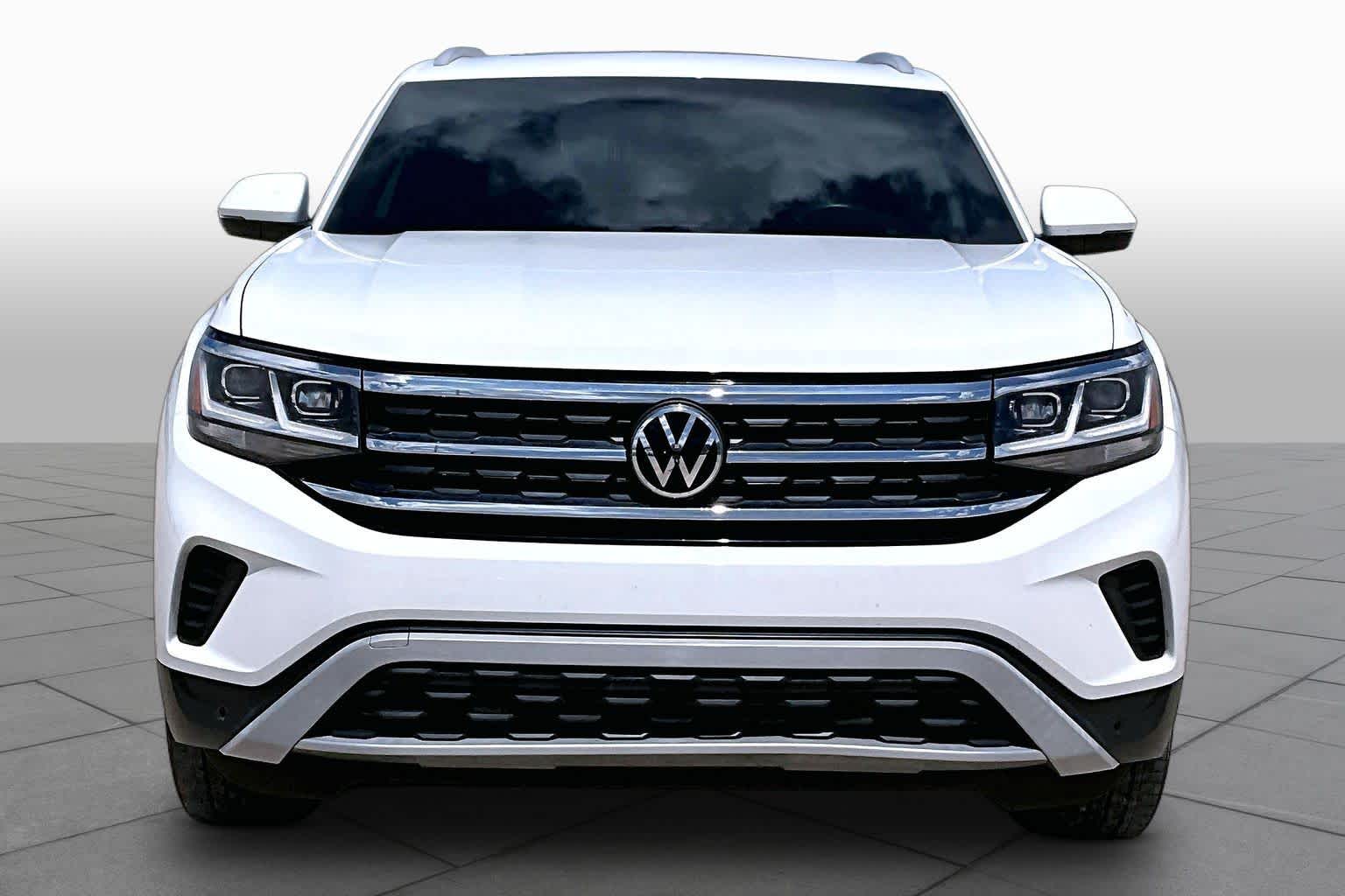 2022 Volkswagen Atlas Cross Sport 2.0T SE w/Technology Pure White at AutoNation USA Houston