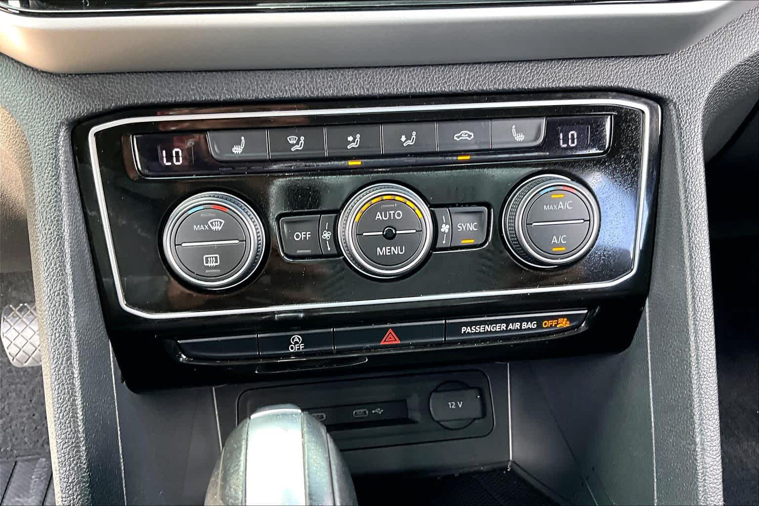 2022 Volkswagen Atlas Cross Sport 2.0T SE w/Technology Pure White at AutoNation USA Houston