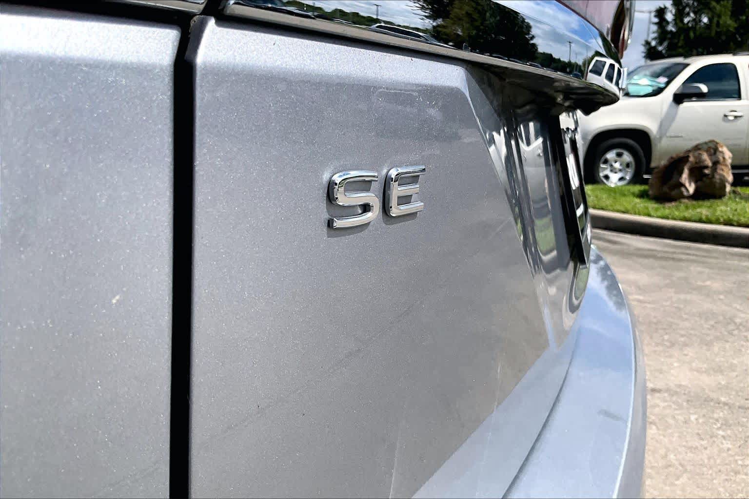 2024 Volkswagen Atlas photo 9 of 35
