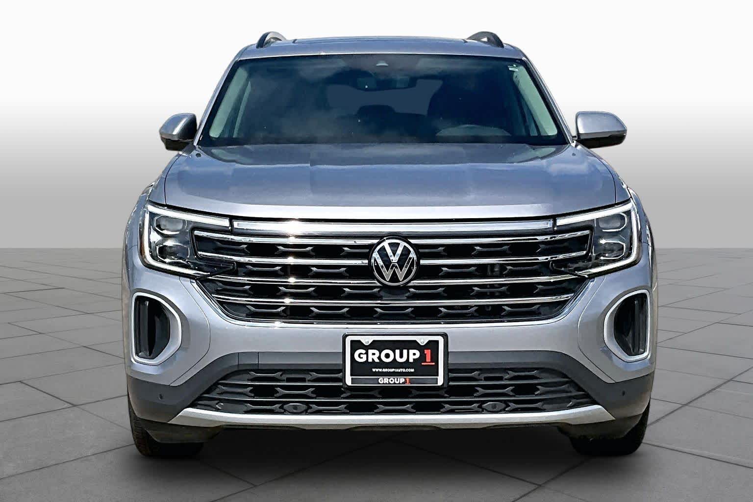 2024 Volkswagen Atlas photo 4 of 35