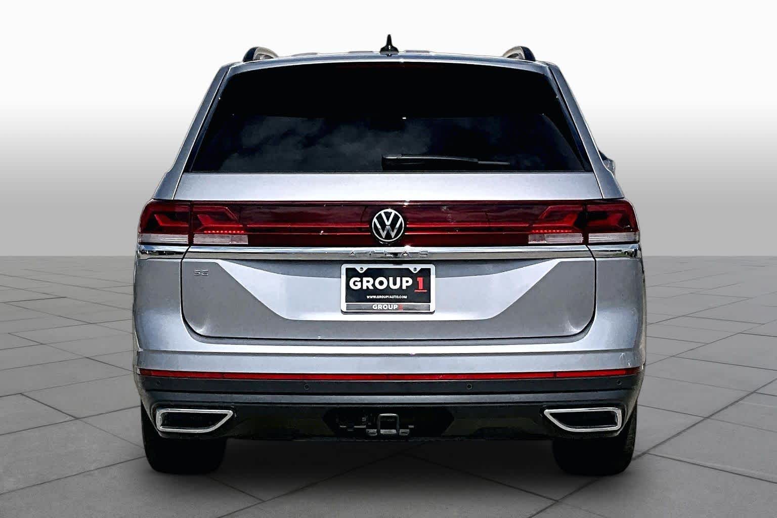 2024 Volkswagen Atlas photo 5 of 35