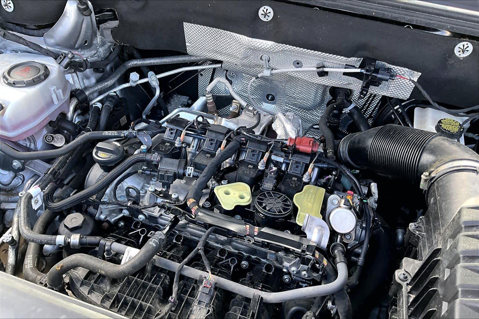 2024 Volkswagen Atlas photo 31 of 35