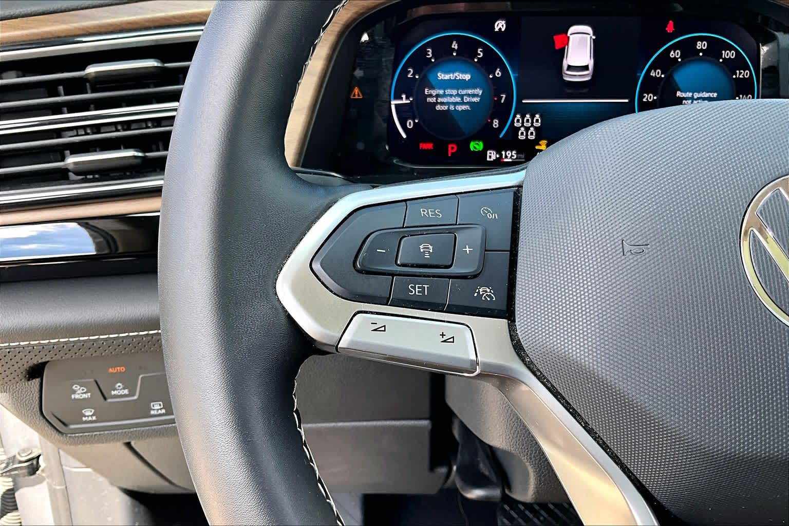 2024 Volkswagen Atlas photo 22 of 35