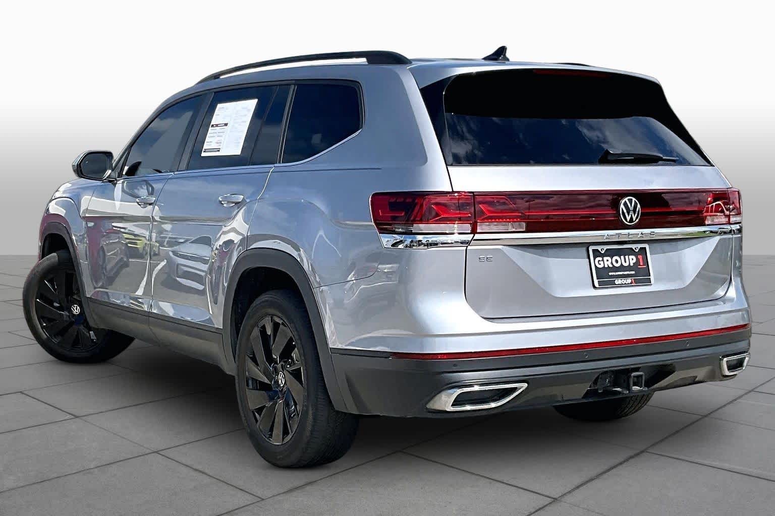 2024 Volkswagen Atlas photo 11 of 35