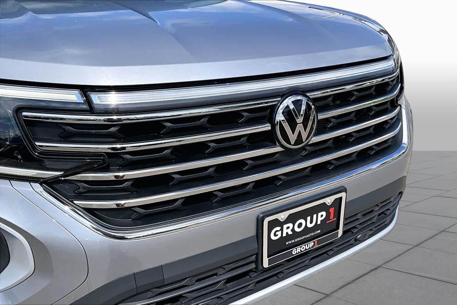 2024 Volkswagen Atlas photo 28 of 35