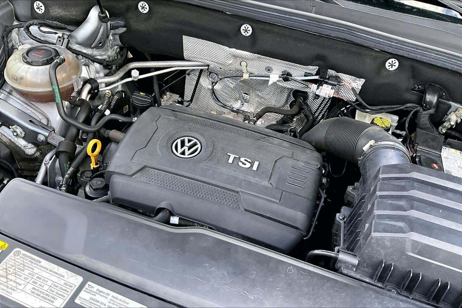 2021 Volkswagen Atlas Cross Sport 2.0T SE w/Technology Pyrite Silver Metallic at AutoNation USA Katy
