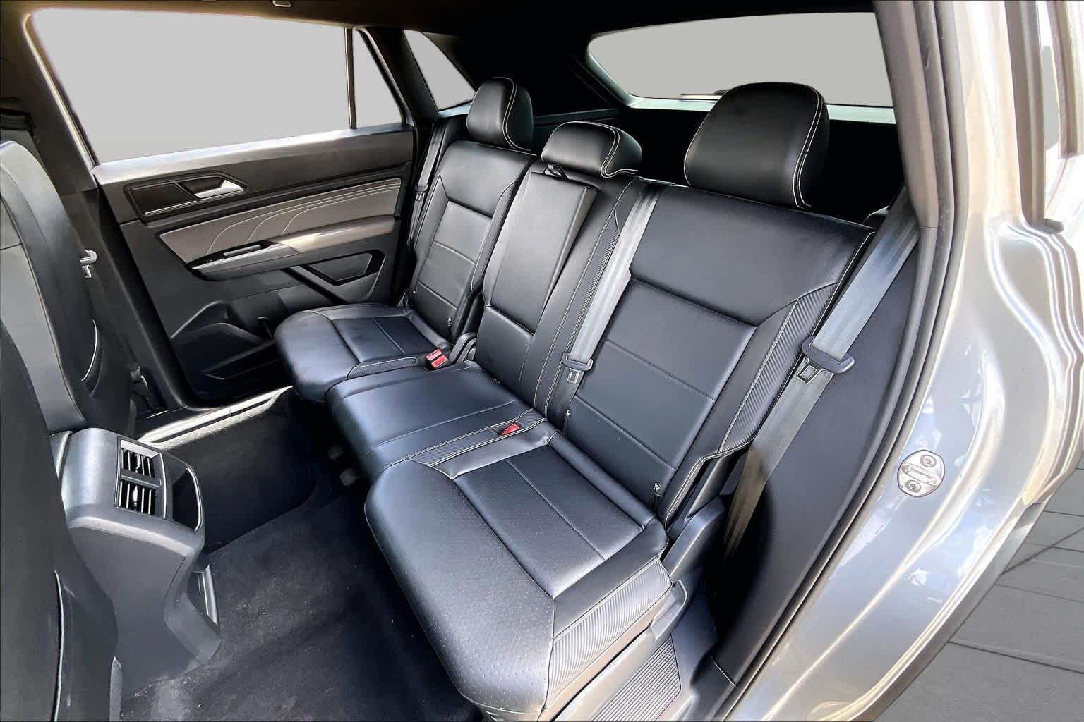 2021 Volkswagen Atlas Cross Sport 2.0T SE w/Technology Pyrite Silver Metallic at AutoNation USA Katy