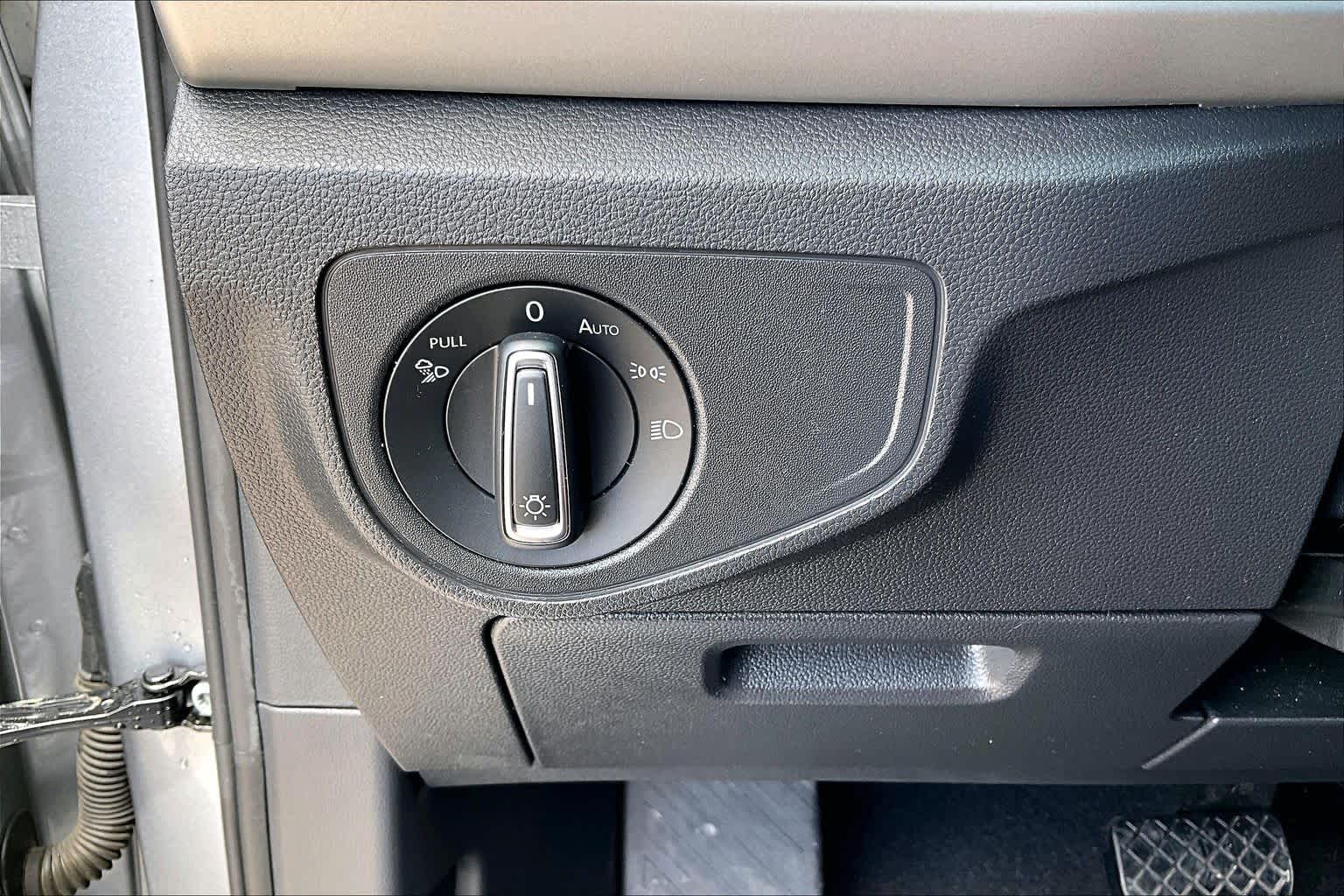 2021 Volkswagen Atlas Cross Sport 2.0T SE w/Technology Pyrite Silver Metallic at AutoNation USA Katy