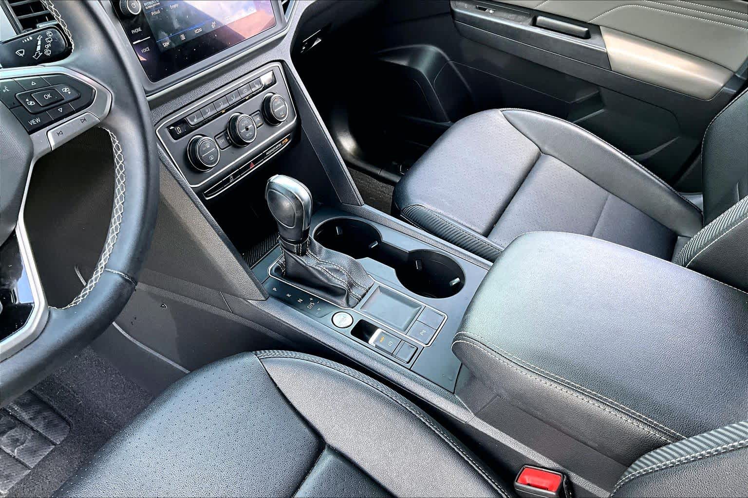 2021 Volkswagen Atlas Cross Sport 2.0T SE w/Technology Pyrite Silver Metallic at AutoNation USA Katy