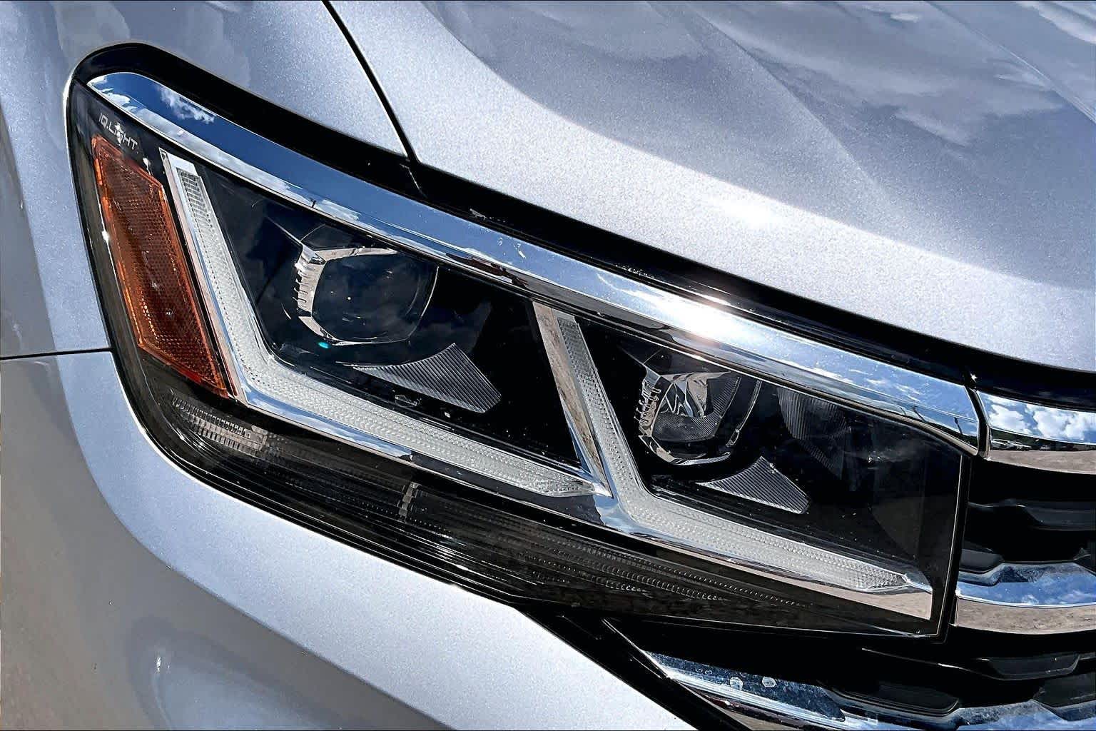 2021 Volkswagen Atlas Cross Sport 2.0T SE w/Technology Pyrite Silver Metallic at AutoNation USA Katy