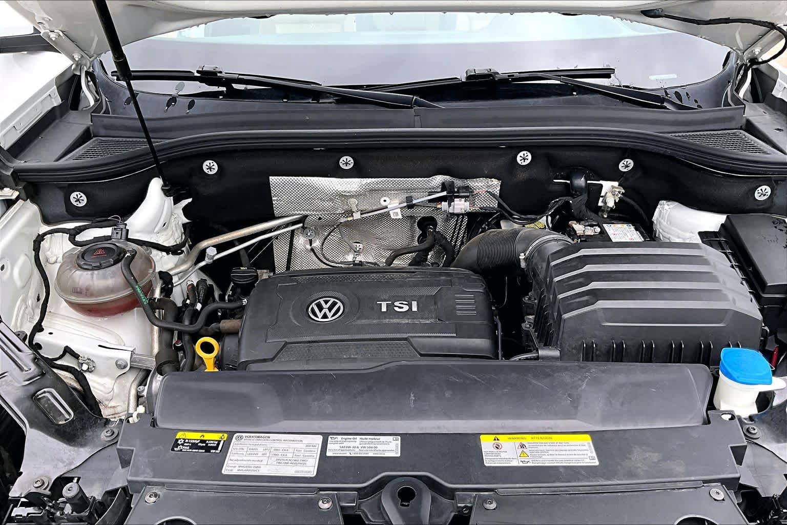 2021 Volkswagen Atlas Cross Sport 2.0T SE w/Technology Pure White at AutoNation USA Katy