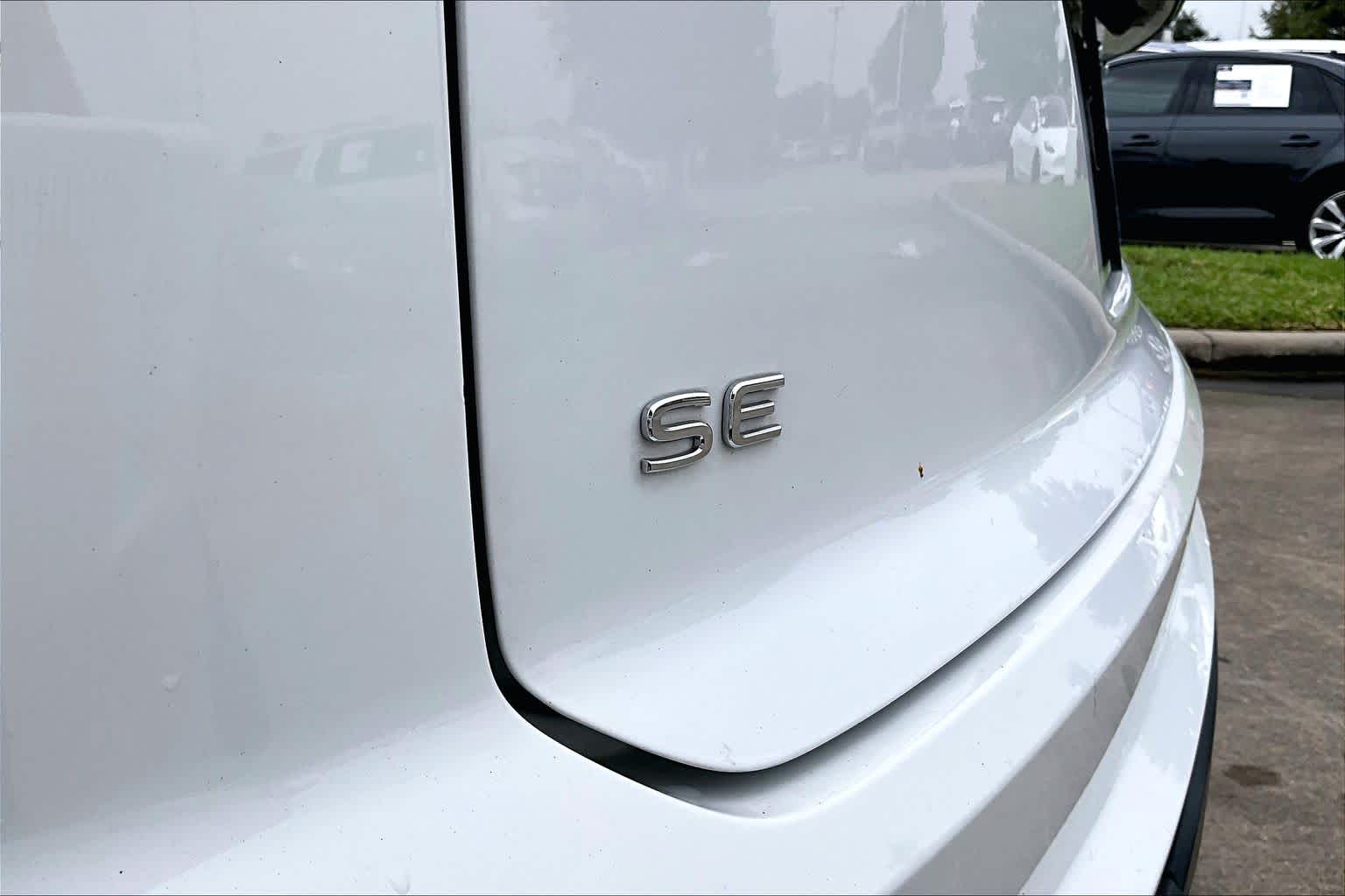 2021 Volkswagen Atlas Cross Sport 2.0T SE w/Technology Pure White at AutoNation USA Katy
