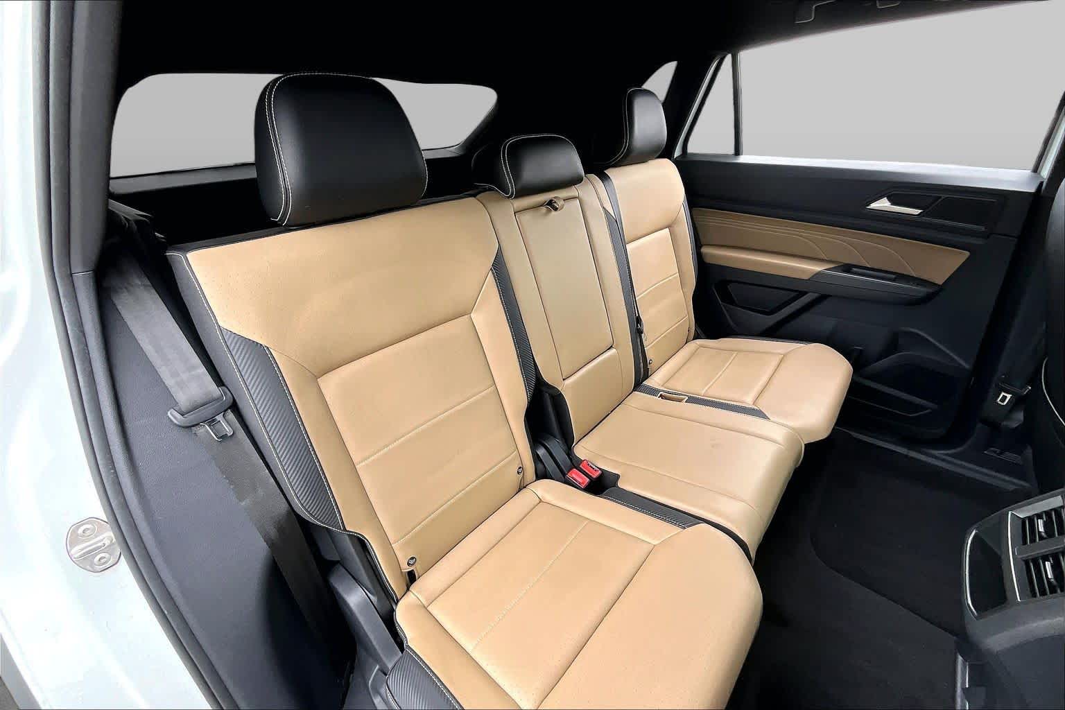 2021 Volkswagen Atlas Cross Sport 2.0T SE w/Technology Pure White at AutoNation USA Katy