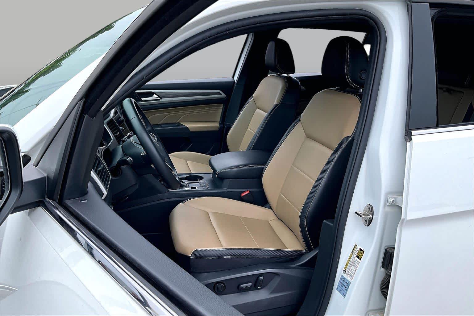 2021 Volkswagen Atlas Cross Sport 2.0T SE w/Technology Pure White at AutoNation USA Katy