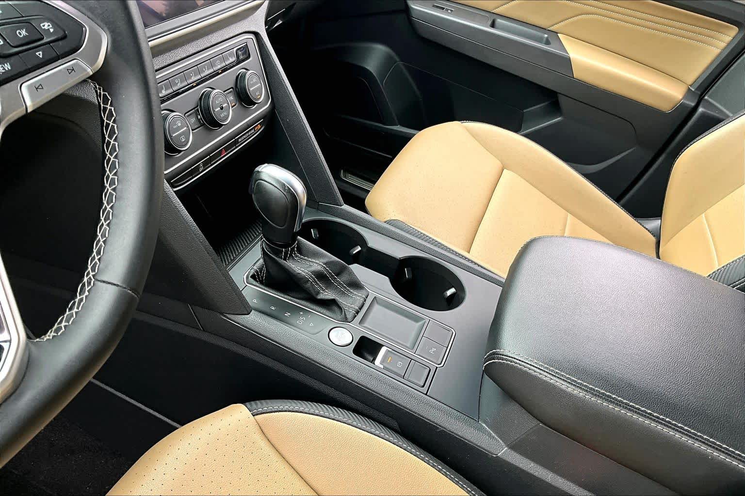 2021 Volkswagen Atlas Cross Sport 2.0T SE w/Technology Pure White at AutoNation USA Katy