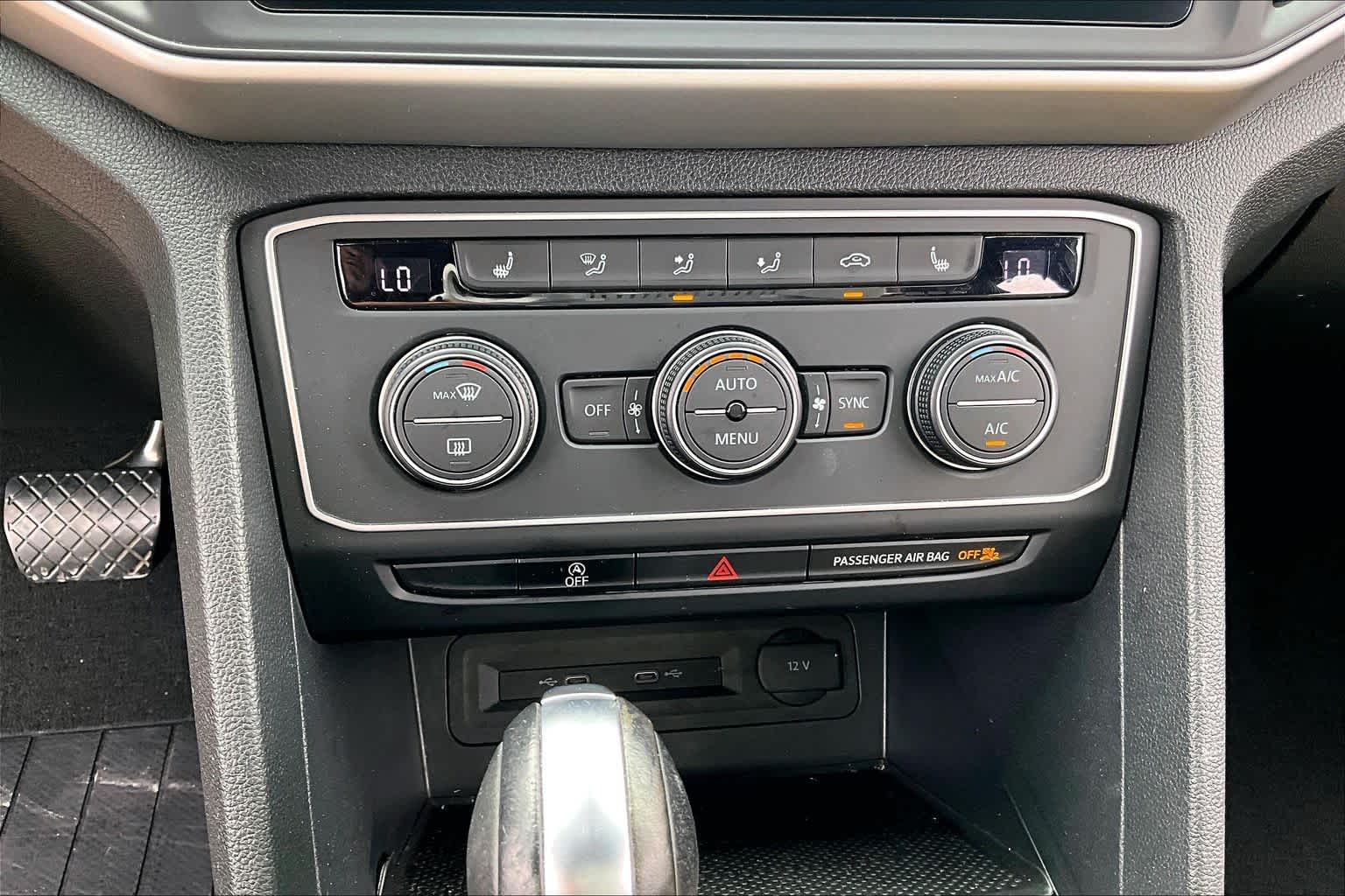 2021 Volkswagen Atlas Cross Sport 2.0T SE w/Technology Pure White at AutoNation USA Katy