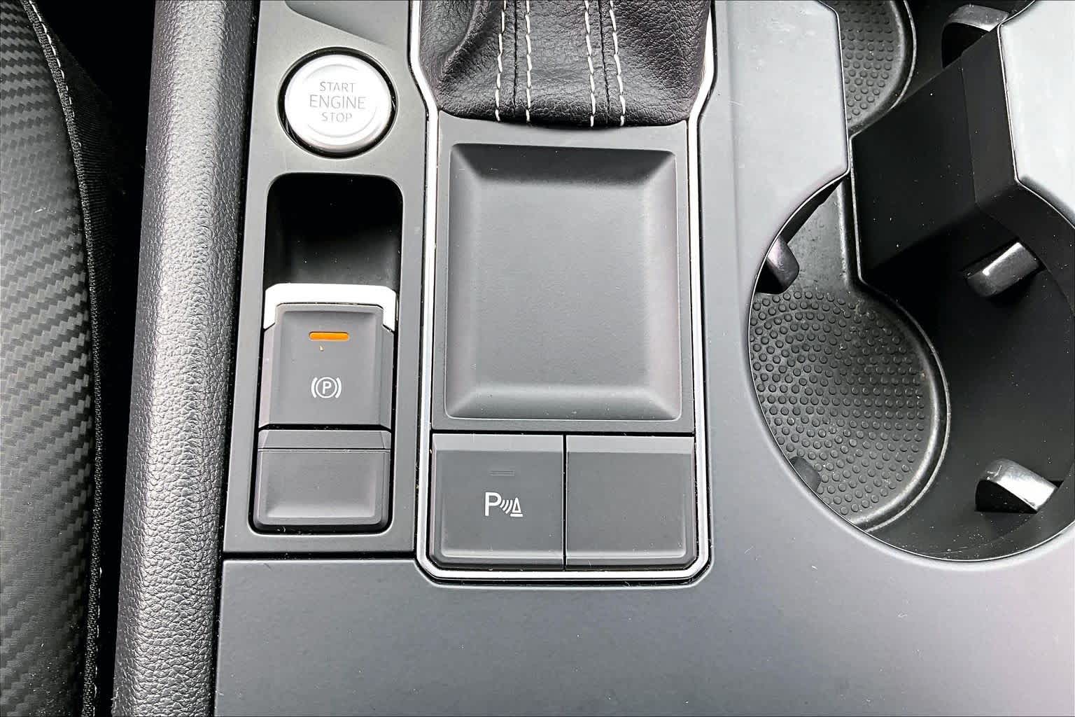 2021 Volkswagen Atlas Cross Sport 2.0T SE w/Technology Pure White at AutoNation USA Katy