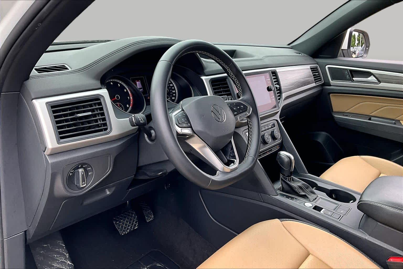 2021 Volkswagen Atlas Cross Sport 2.0T SE w/Technology Pure White at AutoNation USA Katy