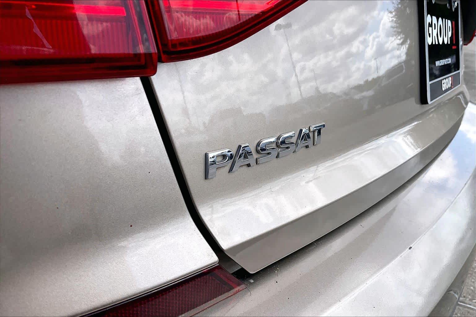 2016 Volkswagen Passat photo 28 of 34