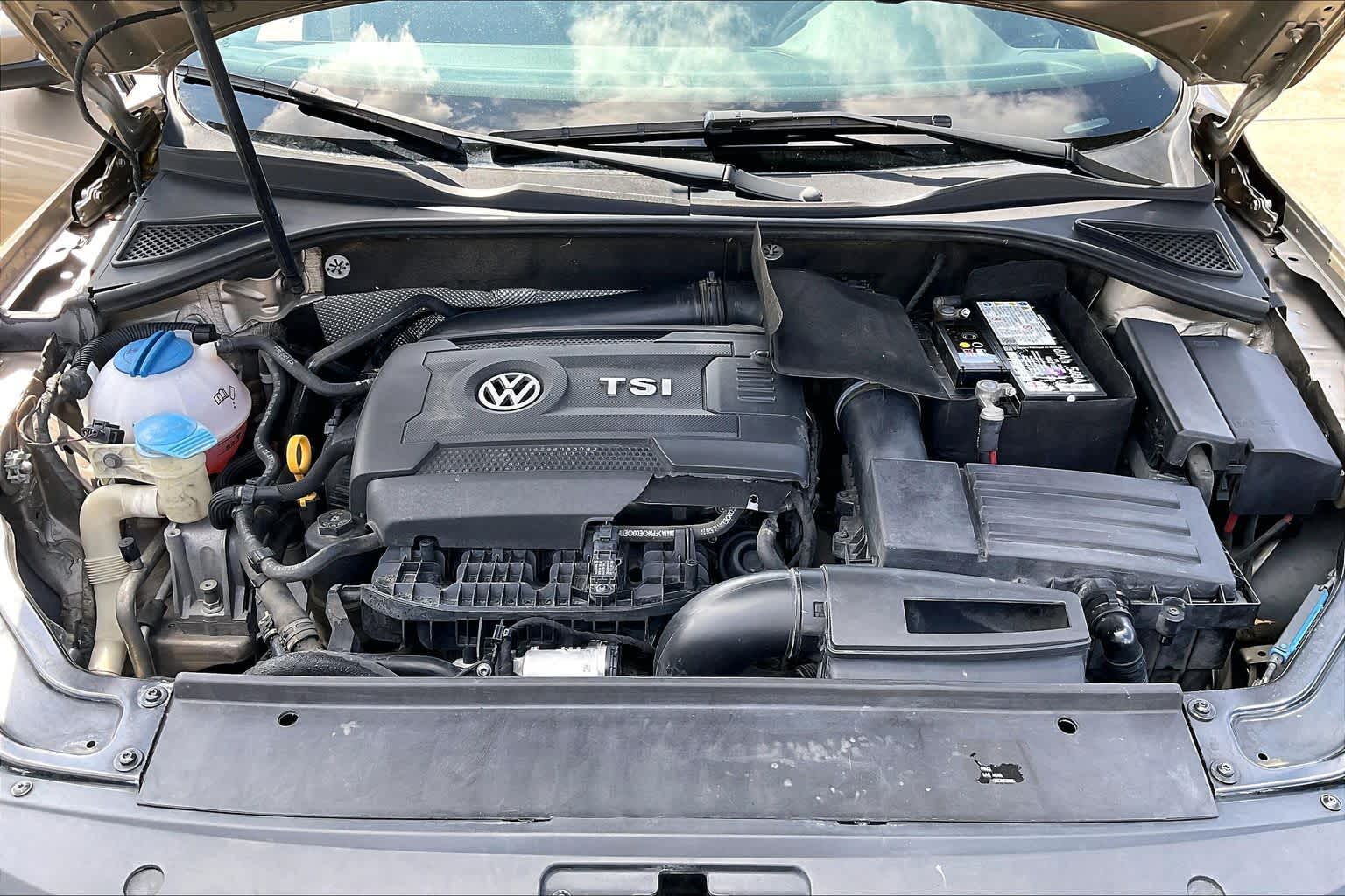 2016 Volkswagen Passat photo 29 of 34