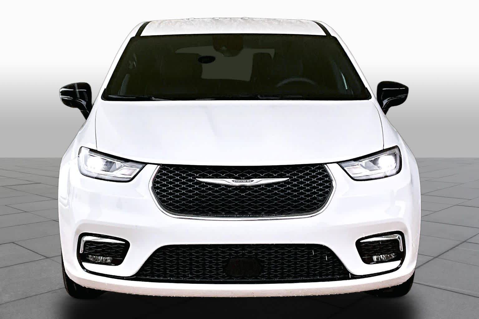 2025 Chrysler Pacifica Select Bright White Clearcoat at Tomball Chrysler Dodge Jeep Ram