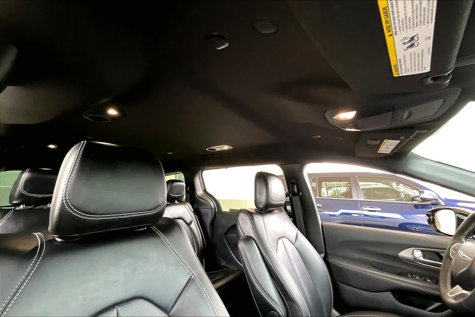 2025 Chrysler Pacifica Select Bright White Clearcoat at Tomball Chrysler Dodge Jeep Ram