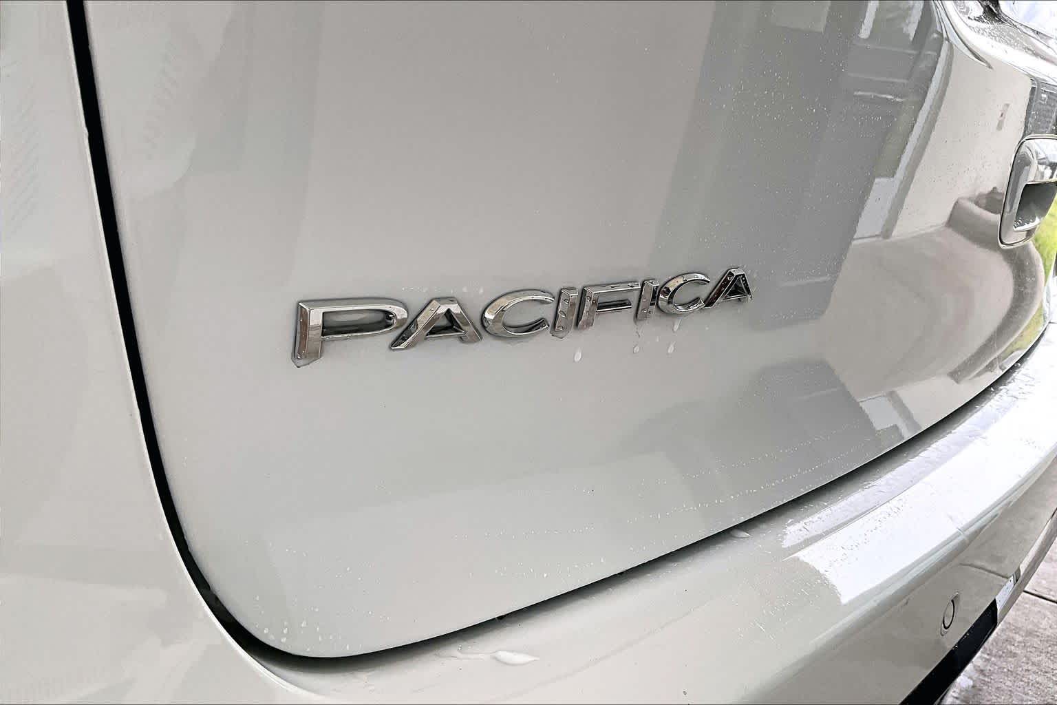 2025 Chrysler Pacifica Select Bright White Clearcoat at Tomball Chrysler Dodge Jeep Ram