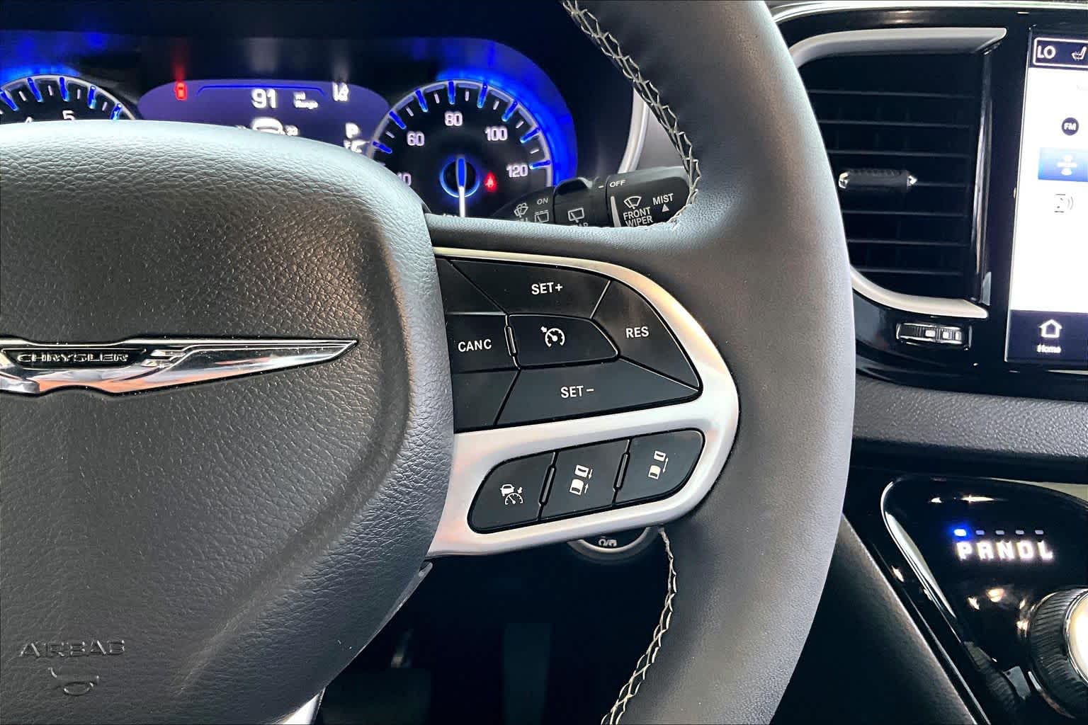 2025 Chrysler Pacifica Select Bright White Clearcoat at Tomball Chrysler Dodge Jeep Ram