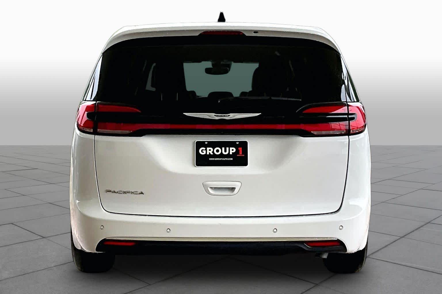 2025 Chrysler Pacifica Select Bright White Clearcoat at Tomball Chrysler Dodge Jeep Ram