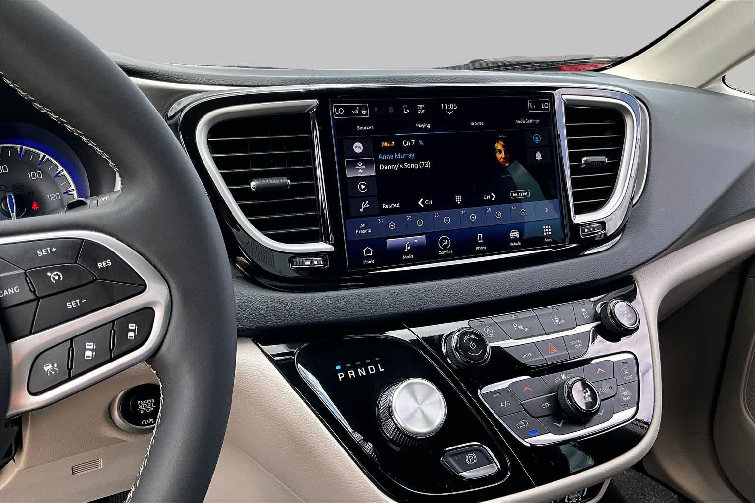 2024 Chrysler Pacifica Touring L - 5