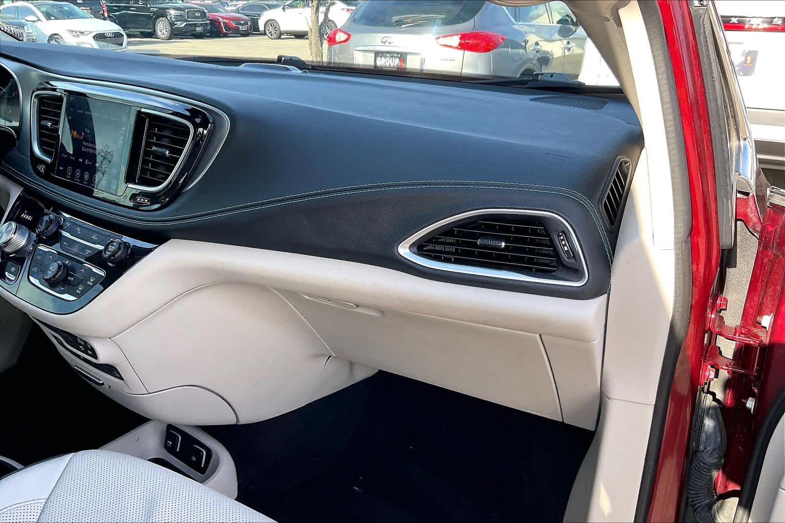 2018 Chrysler Pacifica Hybrid Limited Velvet Red Pearlcoat at AutoNation Ford Gulf Fwy