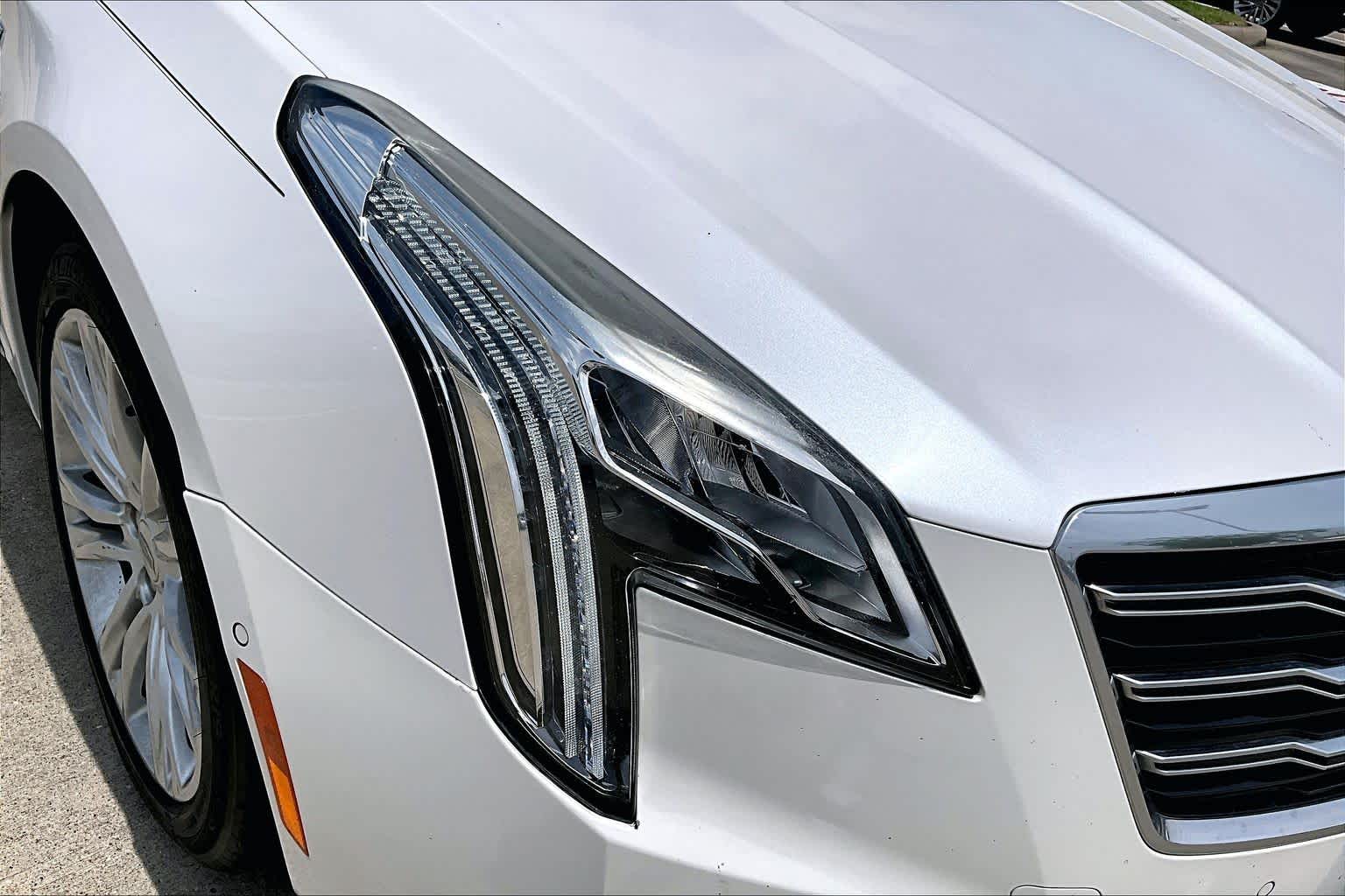 2019 Cadillac XTS Luxury Crystal White Tricoat at Davis Chevrolet