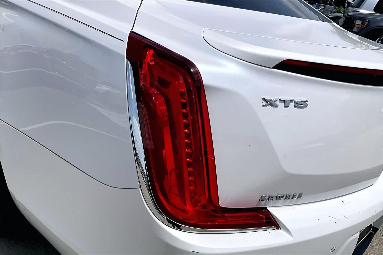 2019 Cadillac XTS Luxury Crystal White Tricoat at Davis Chevrolet