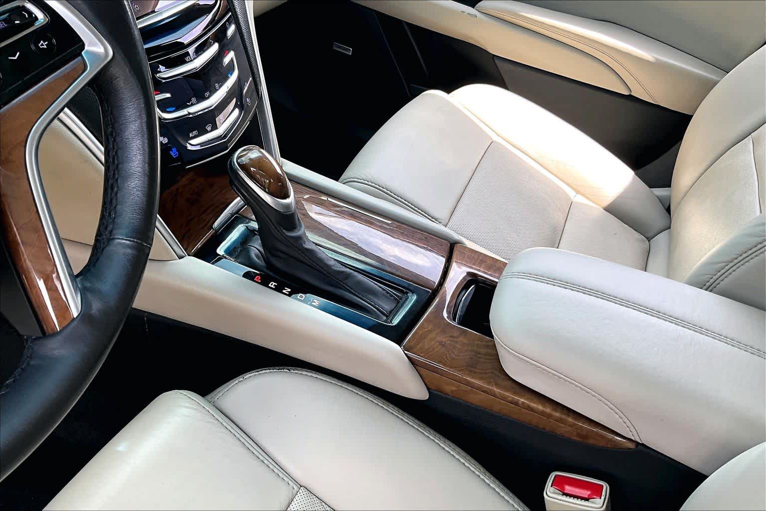 2019 Cadillac XTS Luxury Crystal White Tricoat at Davis Chevrolet