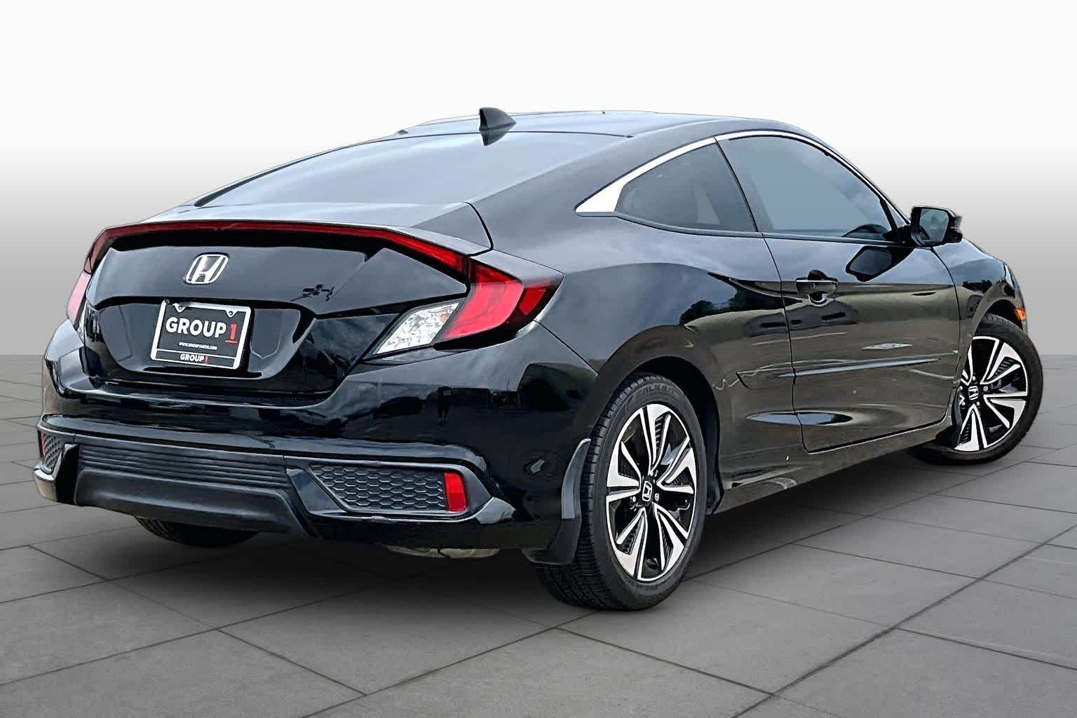 2018 Honda Civic Coupe photo 12 of 33