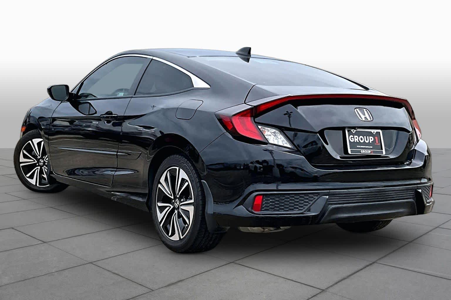 2018 Honda Civic Coupe photo 11 of 33