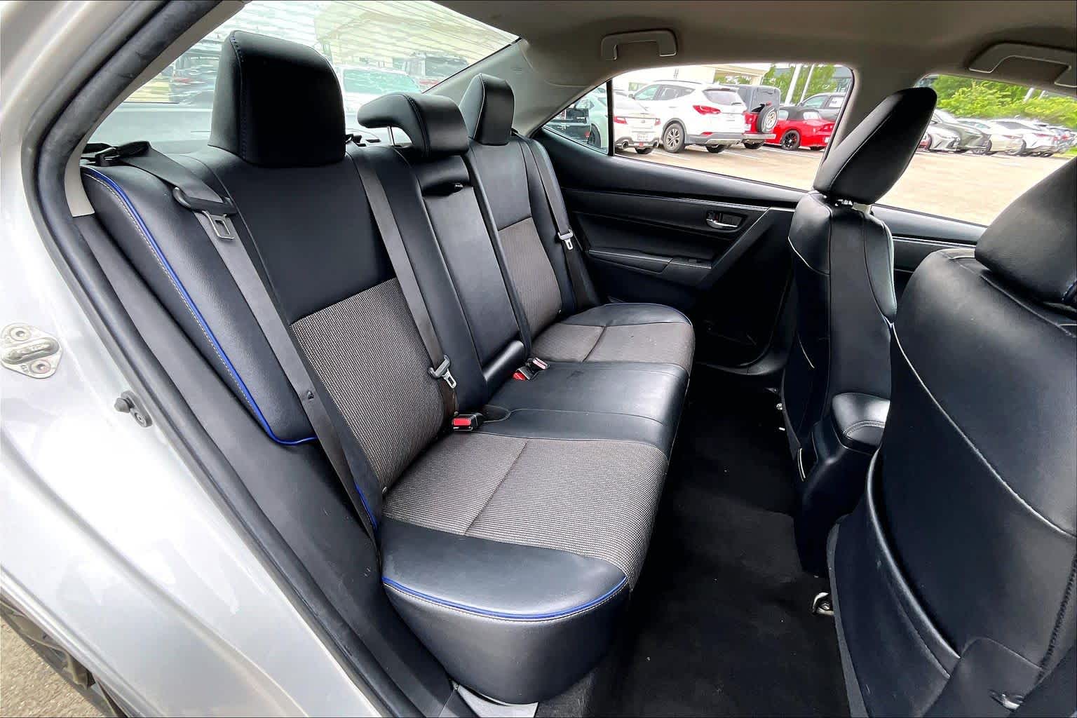 2019 Toyota Corolla SE Classic Silver Metallic at HGreg Houston