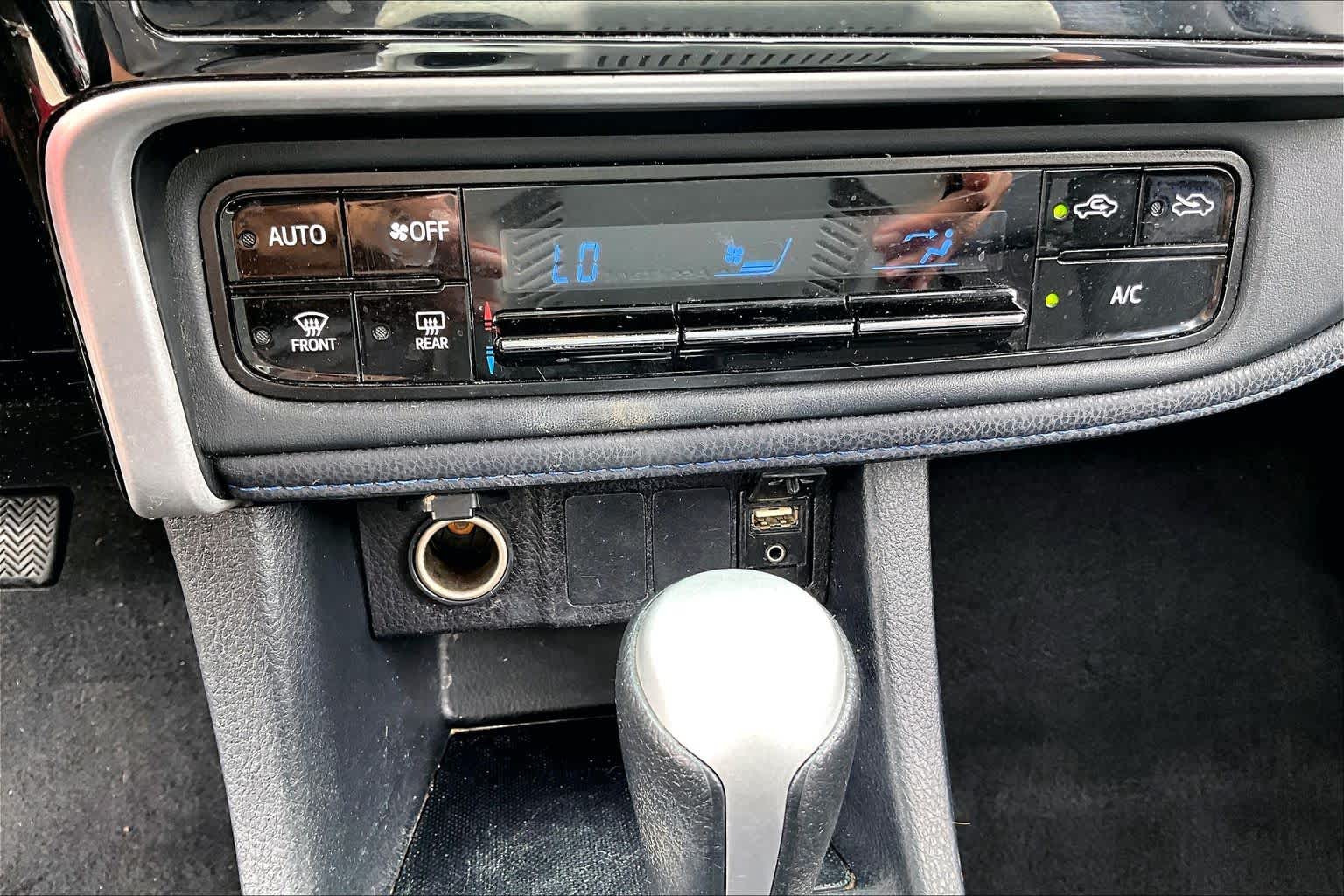 2019 Toyota Corolla SE Classic Silver Metallic at HGreg Houston